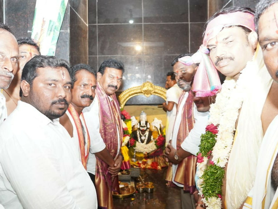 నరసింహ స్వామిని దర్శించుకున్న ఎమ్మెల్యే