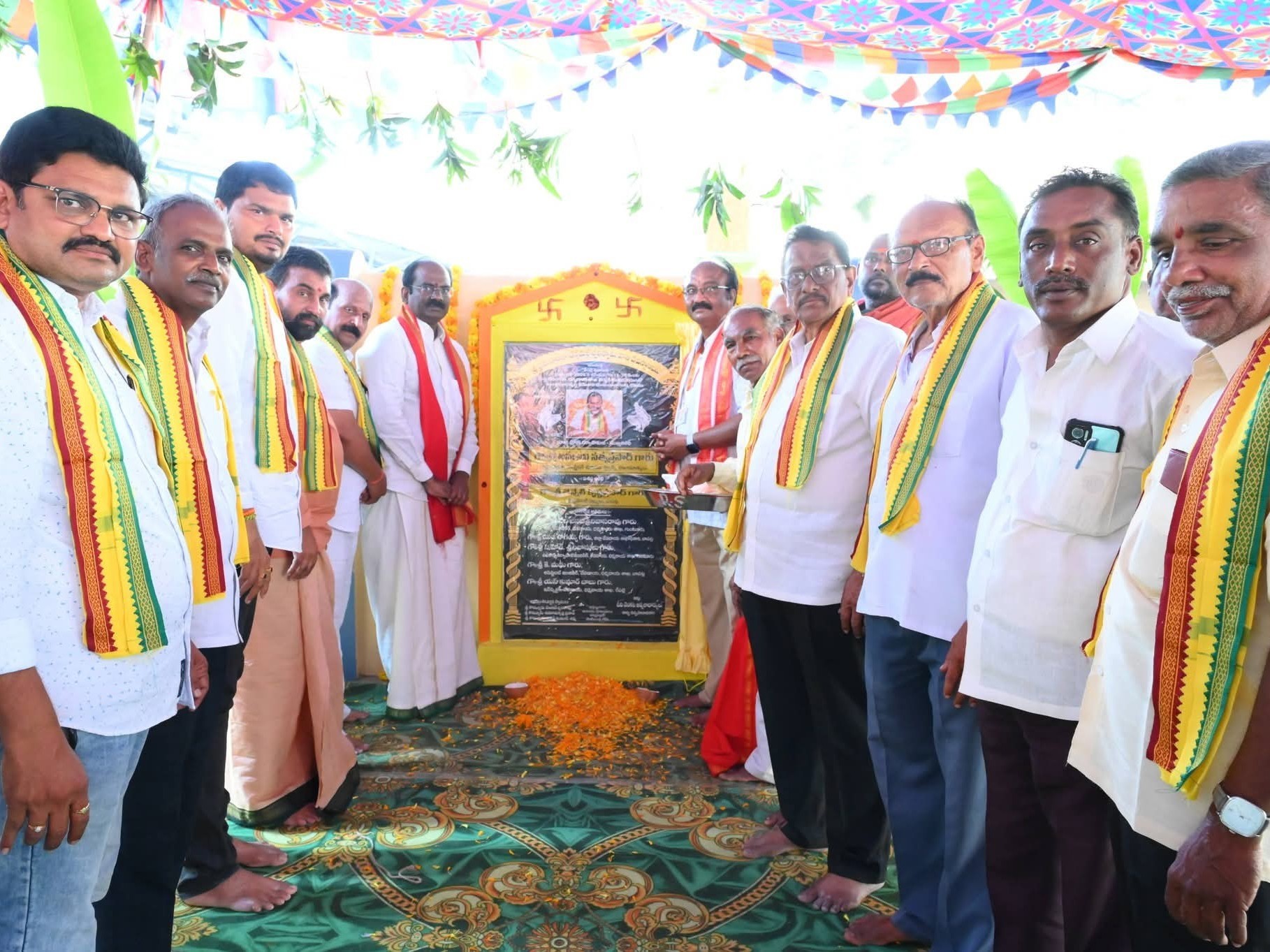 ఆలయ అభివృద్ధి పనులకు శ్రీకారం చుట్టిన శివప్రసాద్