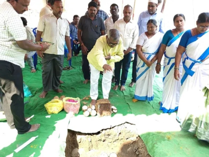 చేబ్రోలులో పీహెచ్‌సీ భవనానికి శంకుస్థాపన