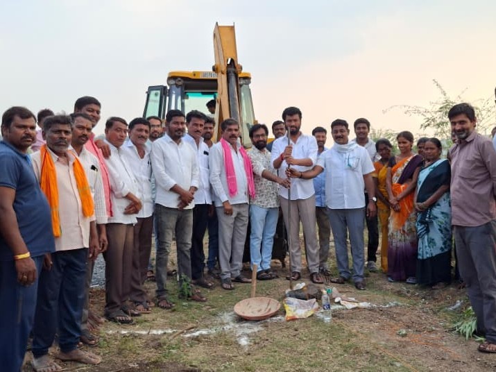 కల్వర్టు నిర్మాణానికి భూమి పూజ చేసిన బోథ్ MLA