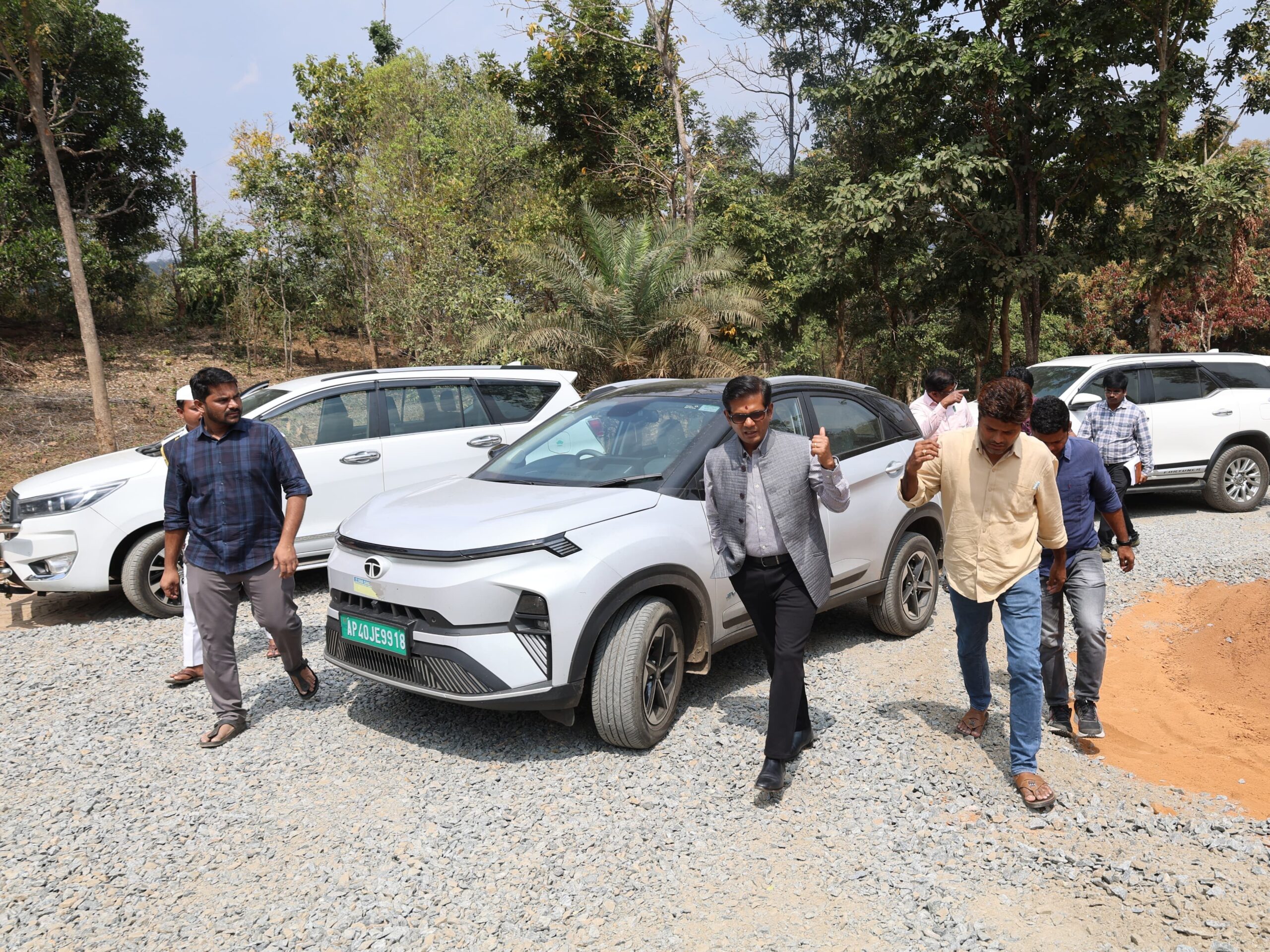 అనంతగిరిలో కలెక్టర్ సుడిగాలి పర్యటన