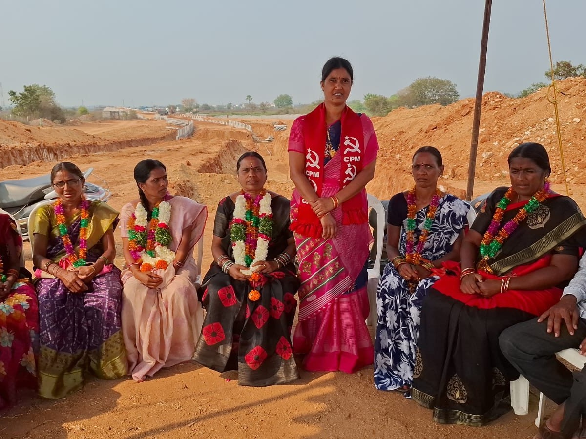 రిలే దీక్షకు మద్దతు తెలిపిన 3వ వార్డు కౌన్సిలర్