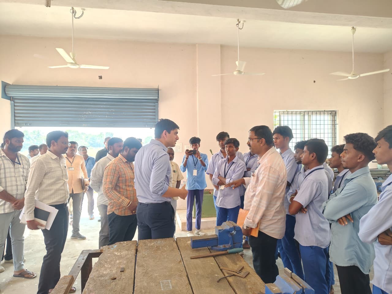 ఐటీఐ కళాశాలను సందర్శించిన కలెక్టర్