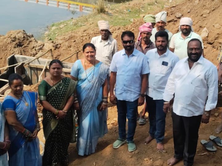 భక్తుల సౌకర్యం కోసం మెట్లు ఏర్పాటు