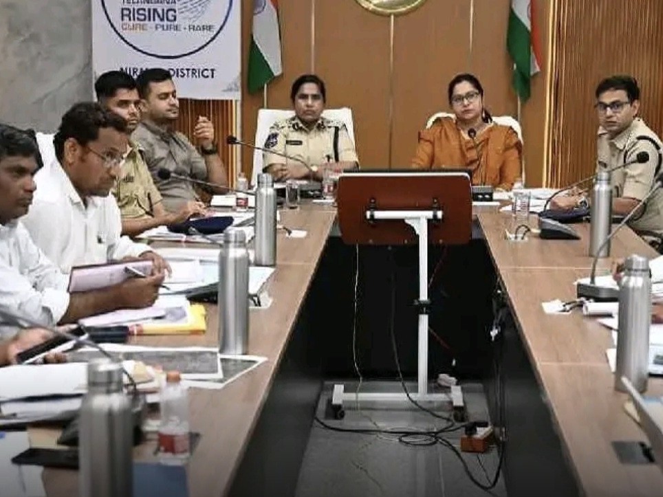 పుష్కరాలకు కావల్సిన చర్యలు చేపట్టాలి: కలెక్టర్