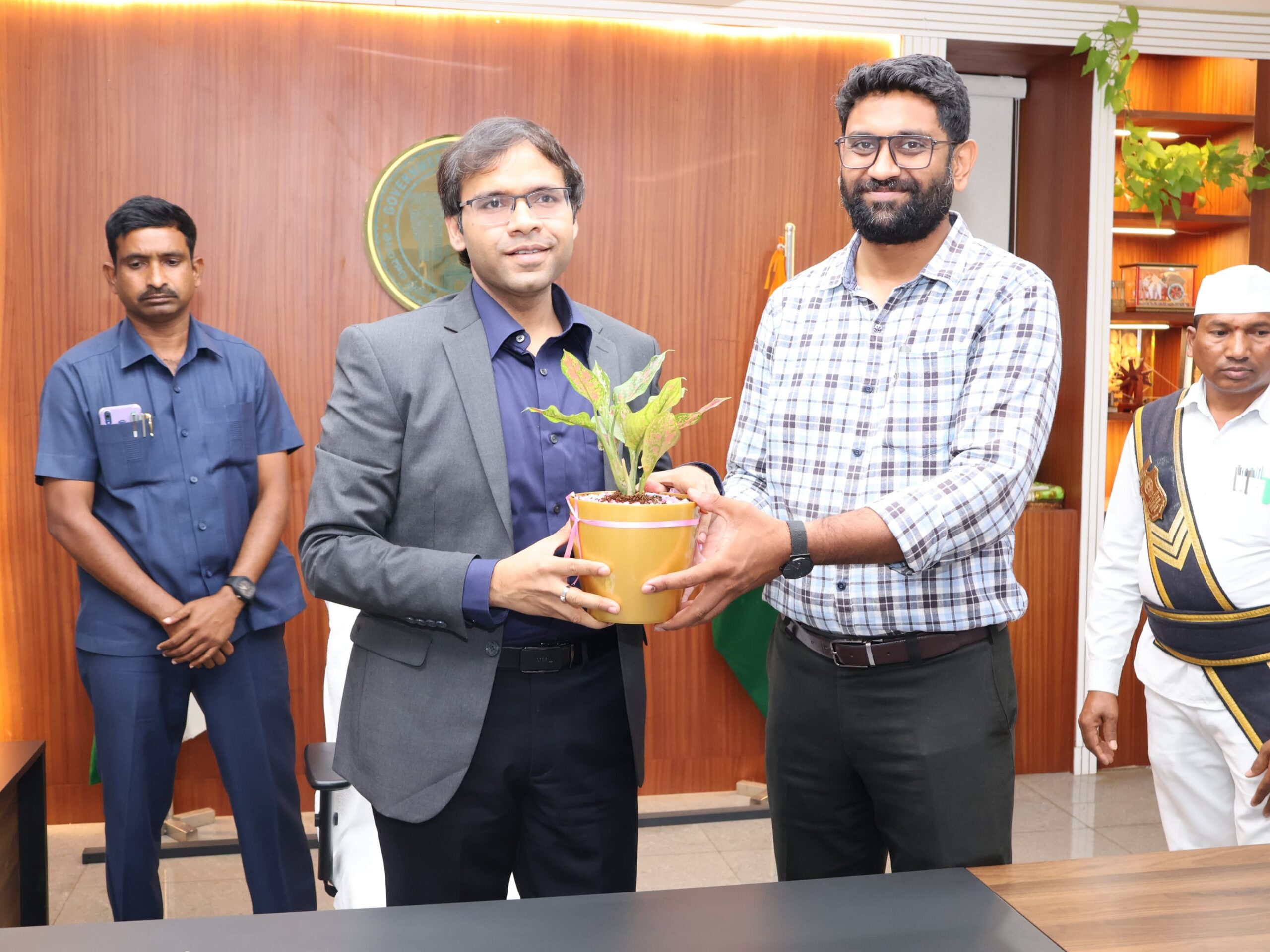 నూతన కలెక్టర్‌గా అంకిత్ బాధ్యతల స్వీకారం