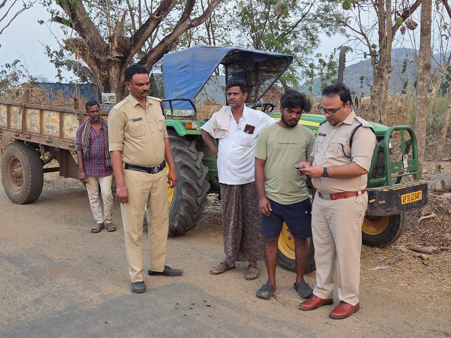 ‘వాహనదారులు నిబంధనలు పాటించాలి’