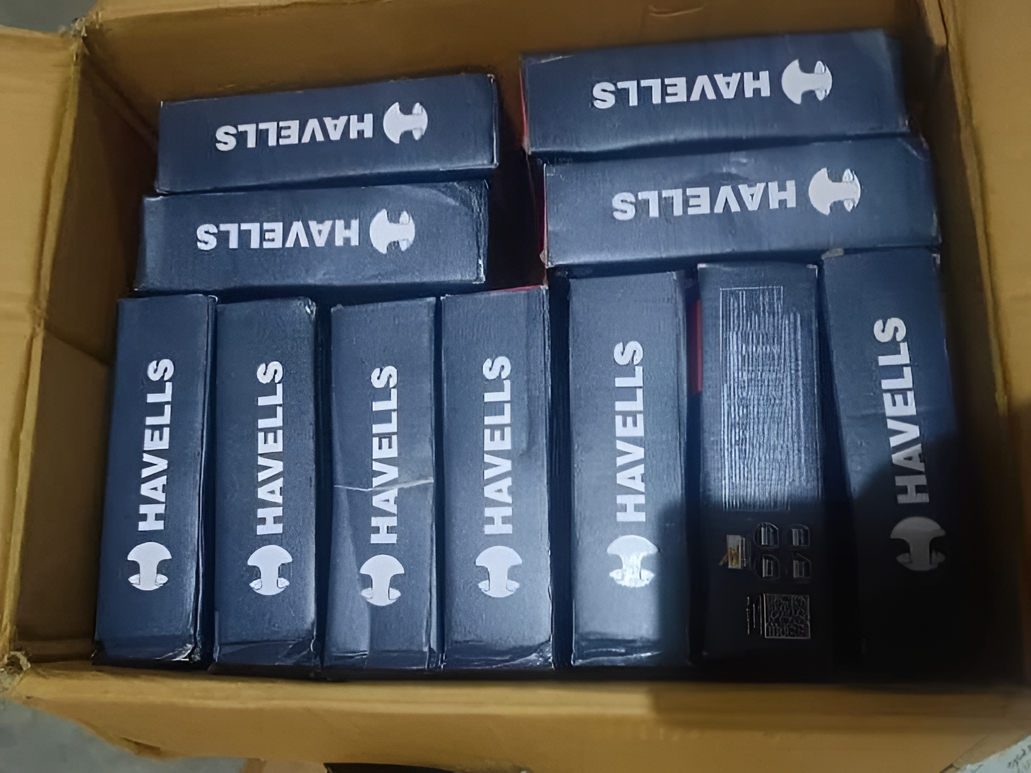 ఏలూరులో నకిలీ హావెల్స్ వైర్లు స్వాధీనం