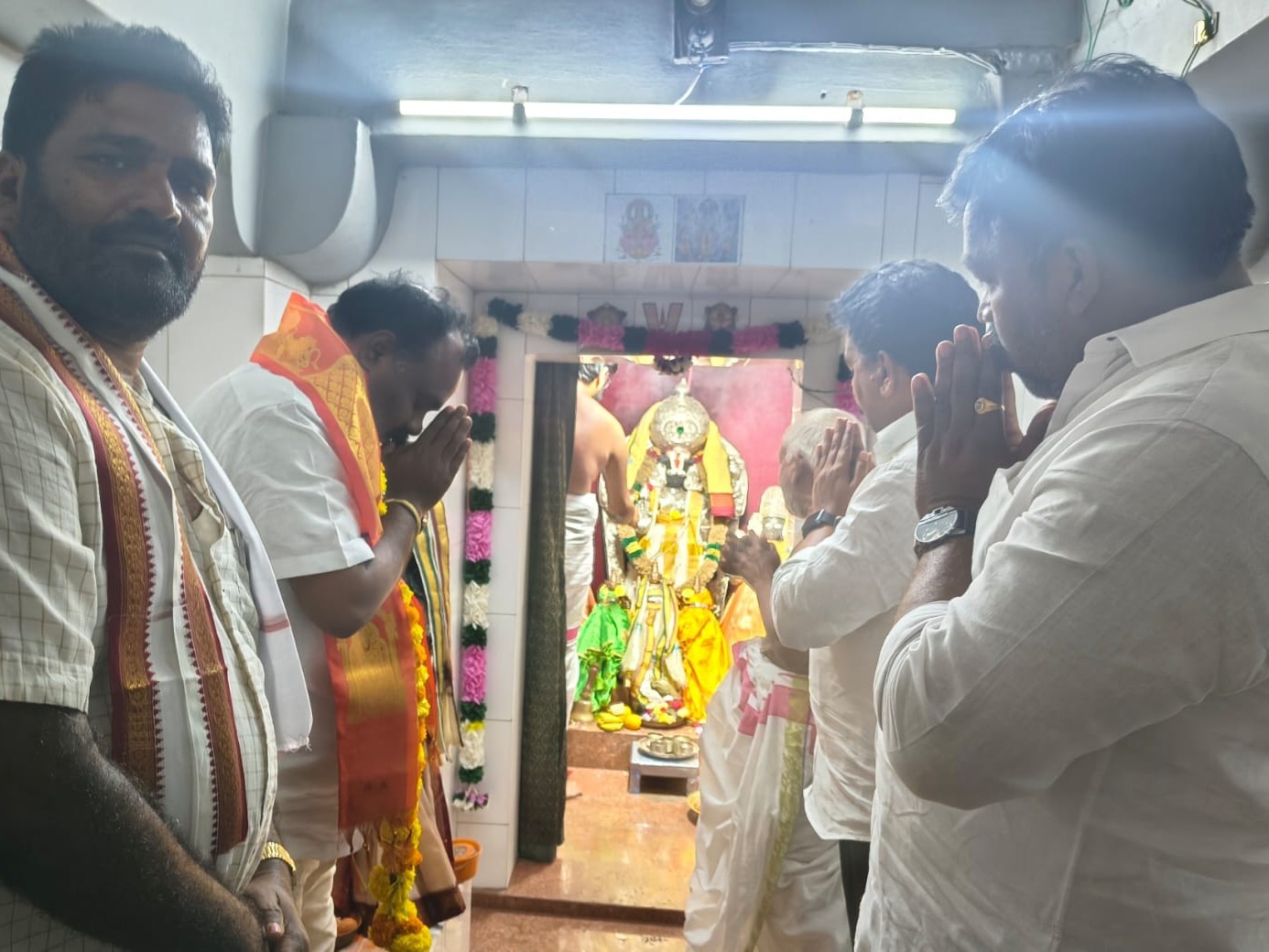 జనార్ధన స్వామి వారిని దర్శించిన రాజానగరం ఎమ్మెల్యే