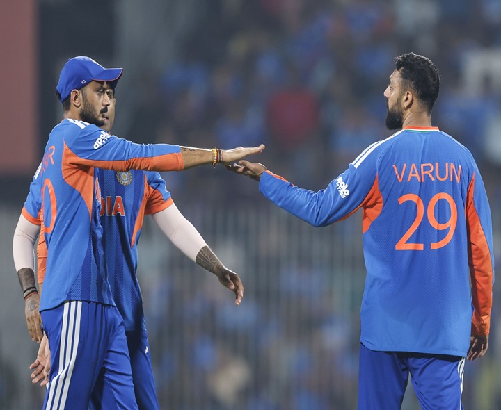 15 ఓవర్లు.. పోరాడుతున్న జింబాబ్వే