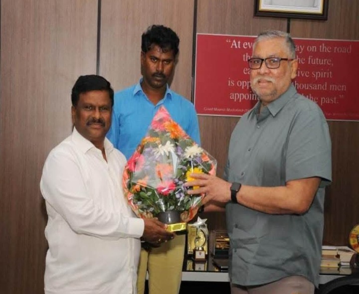 ఆర్టీసీ ఎండీని కలిసిన రీజినల్ ఛైర్మన్ పూల నాగరాజు