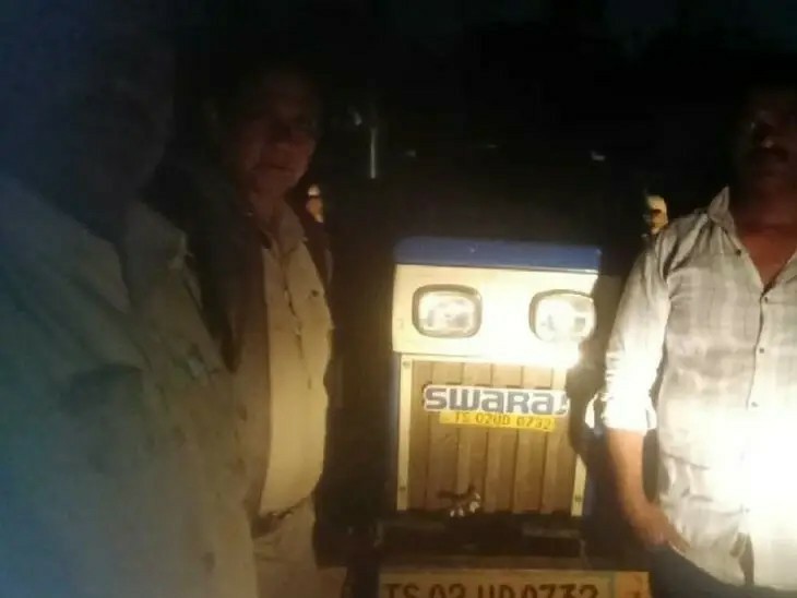 అక్రమంగా ఇసుక తరలింపు.. ఇద్దరిపై కేసు