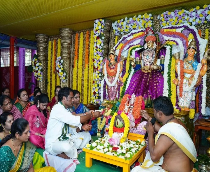 ఘనంగా ప్రారంభమైన సోమాలమ్మ అమ్మవారి జాతర