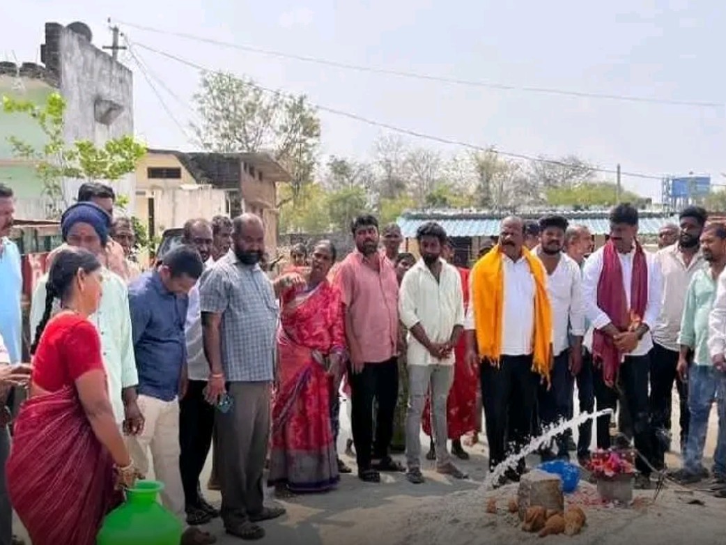 బండమీదిపల్లిలో నూతన బోరు ప్రారంభం..!