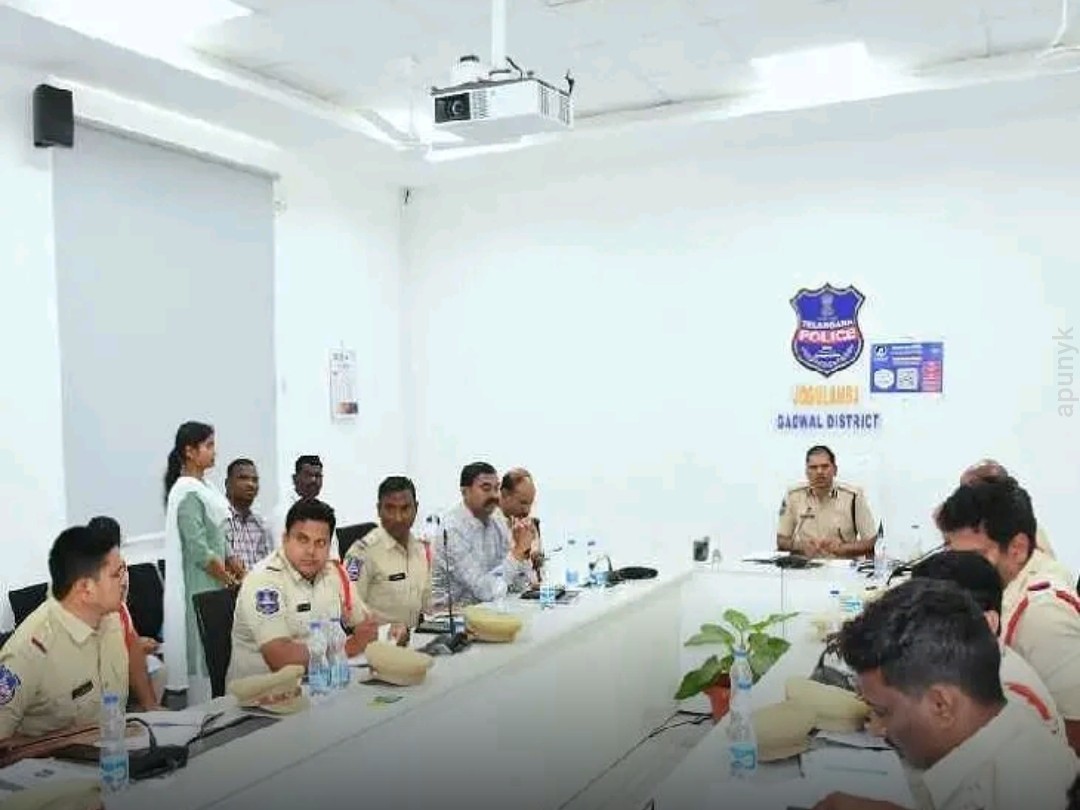 క్రైమ్ రివ్యూలో ఎస్పీ కీలక ఆదేశాలు