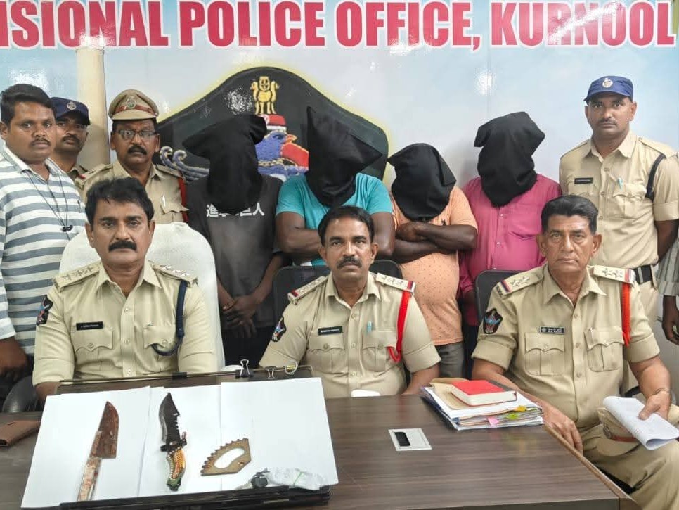 కర్నూలులో హత్య కేసులో నలుగురు అరెస్ట్
