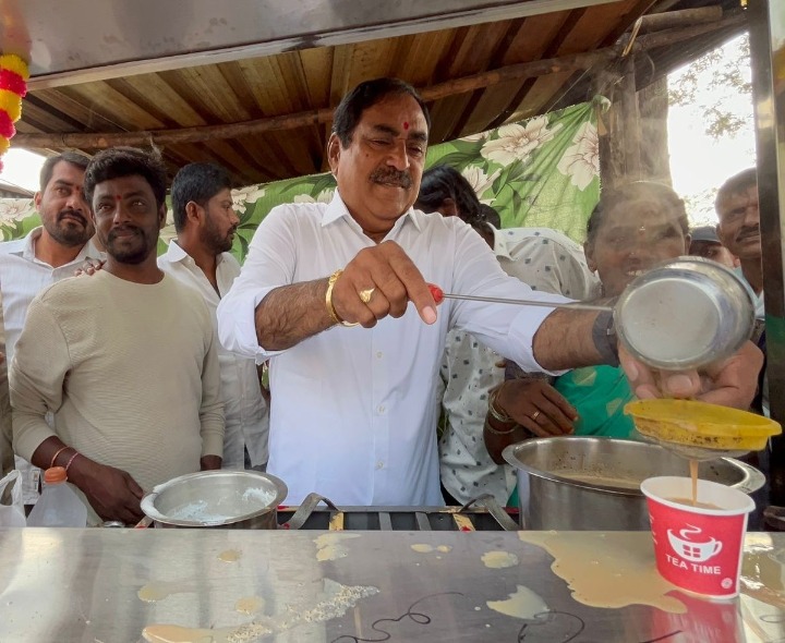 చాయ్ చేసిన మాజీ మంత్రి ఎర్రబెల్లి