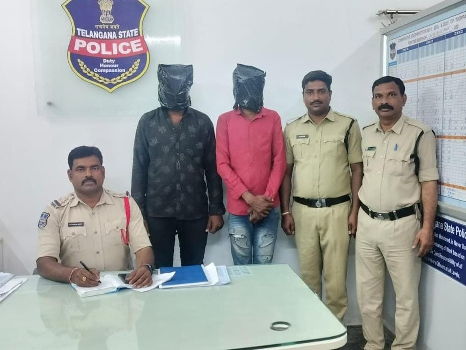 జిల్లాలో ఇద్దరు దొంగల అరెస్టు