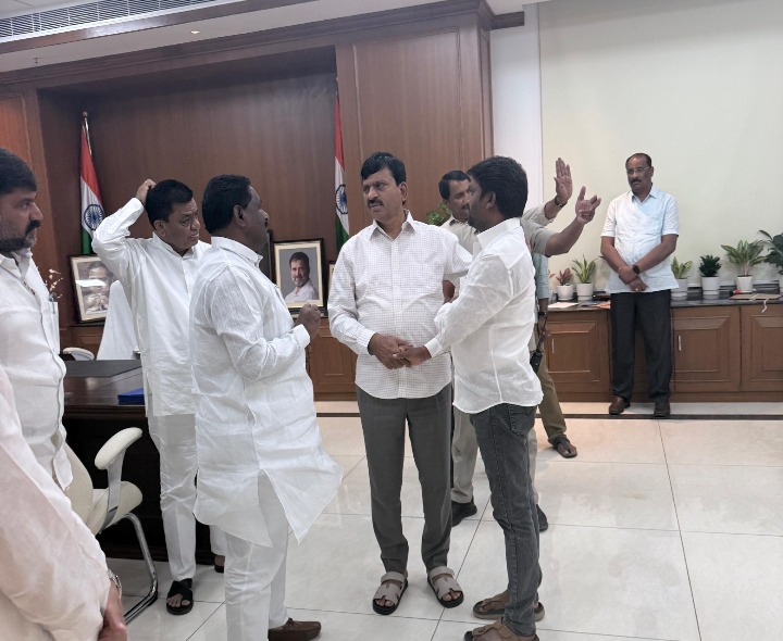 జిల్లా ఇన్‌ఛార్జి మంత్రిని కలిసిన ఎమ్మెల్యే