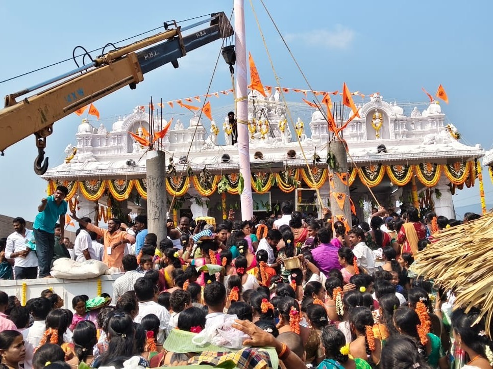 వైభవంగా కాశీ విశ్వేశ్వర స్వామి ఆలయం ప్రారంభం