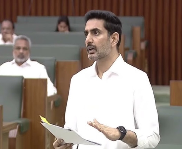 వాట్సాప్ గవర్నెన్స్ ద్వారా 943 సేవలు: లోకేష్