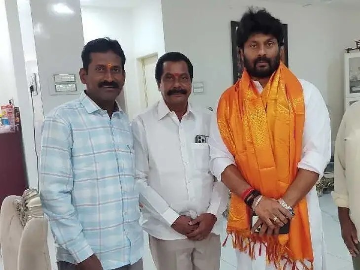 ఎమ్మెల్యేని కలిసిన పెద్దపల్లి మున్సిపల్ ఛైర్మన్