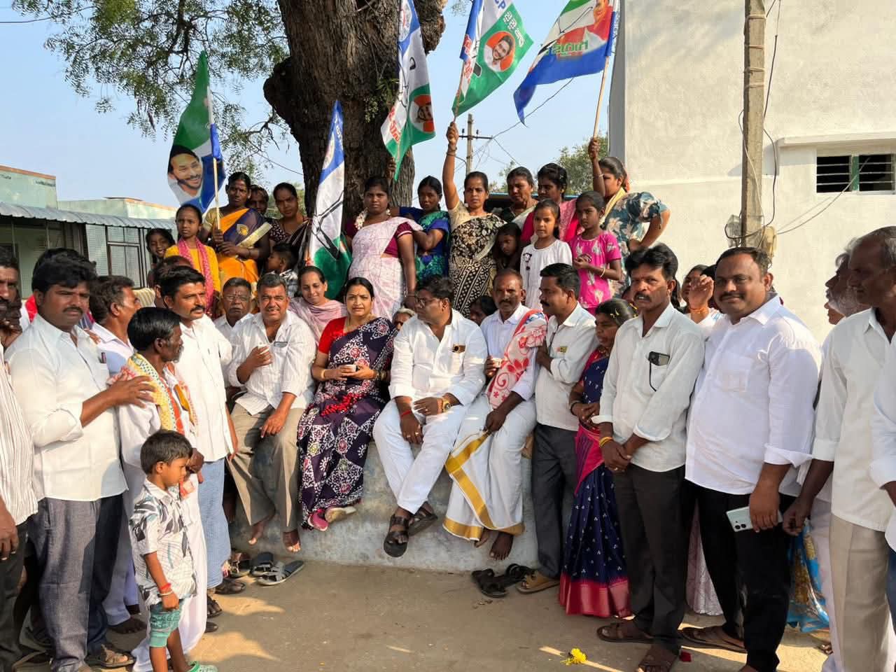 బుసయ్యగారి పల్లిలో ఉషశ్రీ చరణ్ ‘కాఫీ విత్ క్యాడర్’