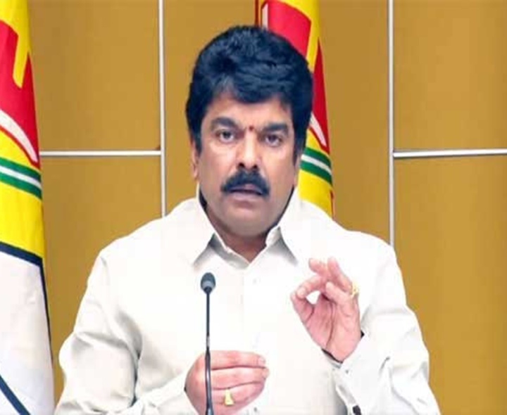 ఎయిర్‌పోర్టులో సర్వీసుల కొరత: బోండా ఉమ