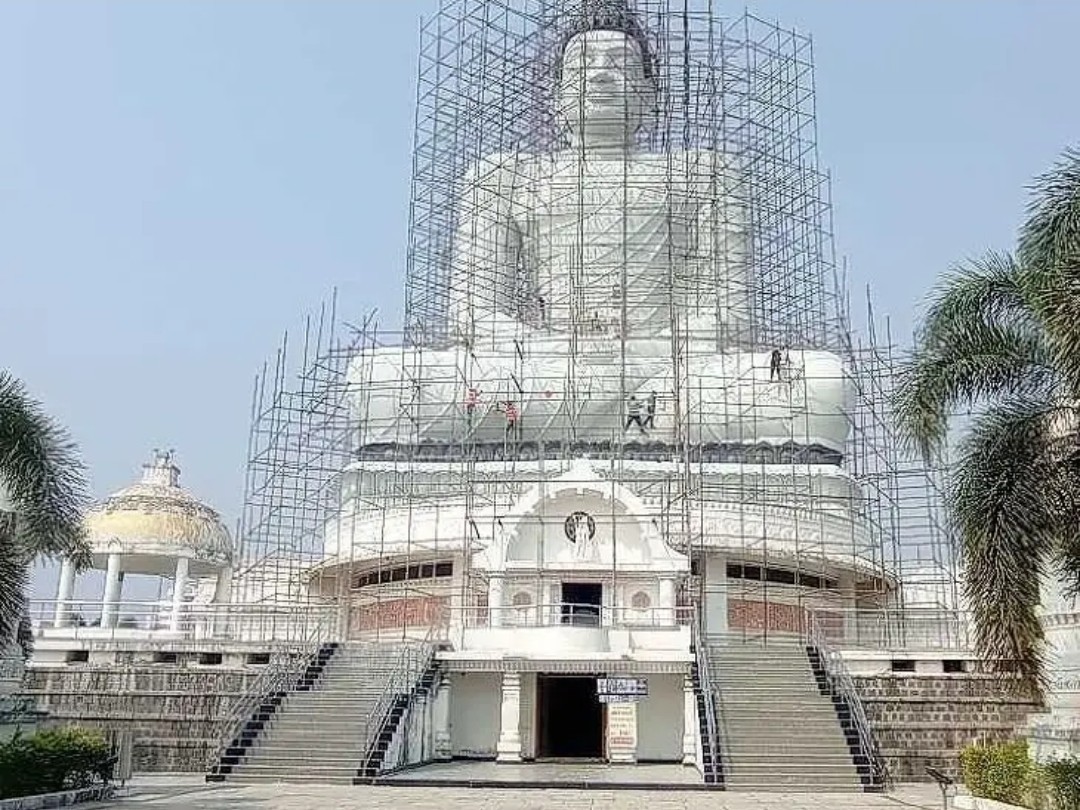 సరికొత్త రంగులతో మెరిసిపోనున్న అమరావతి బుద్ధ విగ్రహం