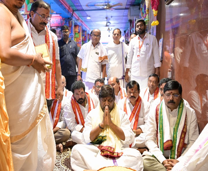 కనకదుర్గమ్మను దర్శించుకున్న ఉప ముఖ్యమంత్రి భట్టి