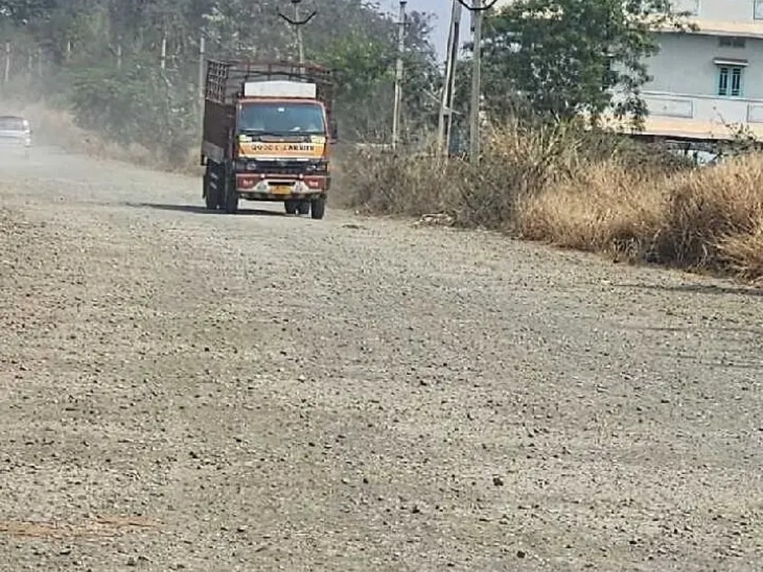 ‘రోడ్డు మరమ్మతులు చేపట్టాలి’