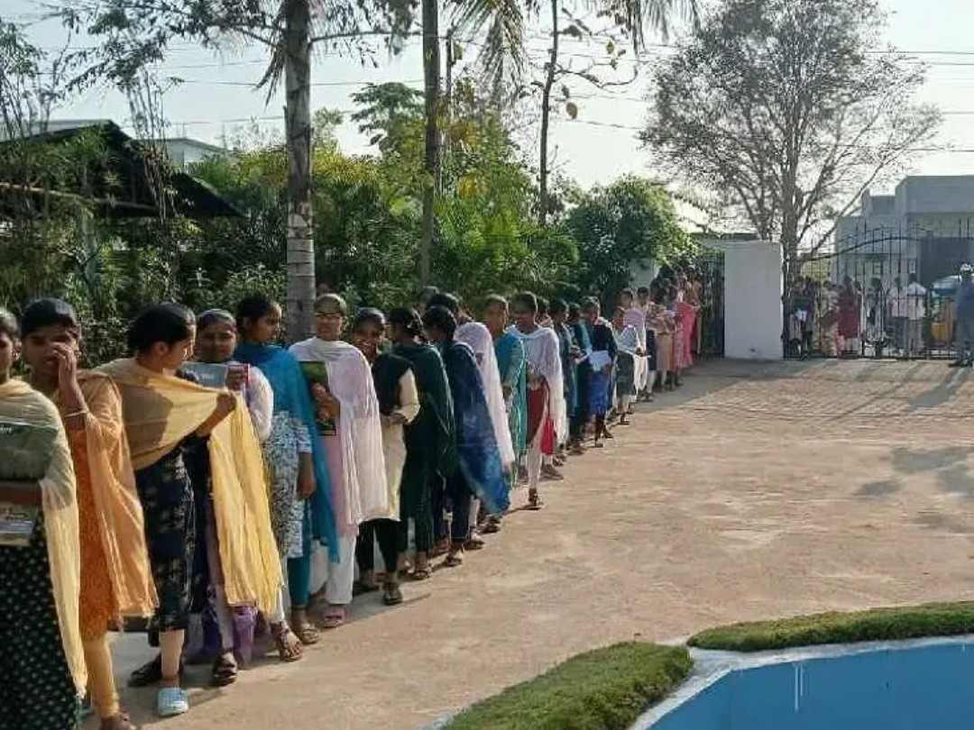 ఇంటర్ పరీక్షకు 27 మంది గైర్హాజరు