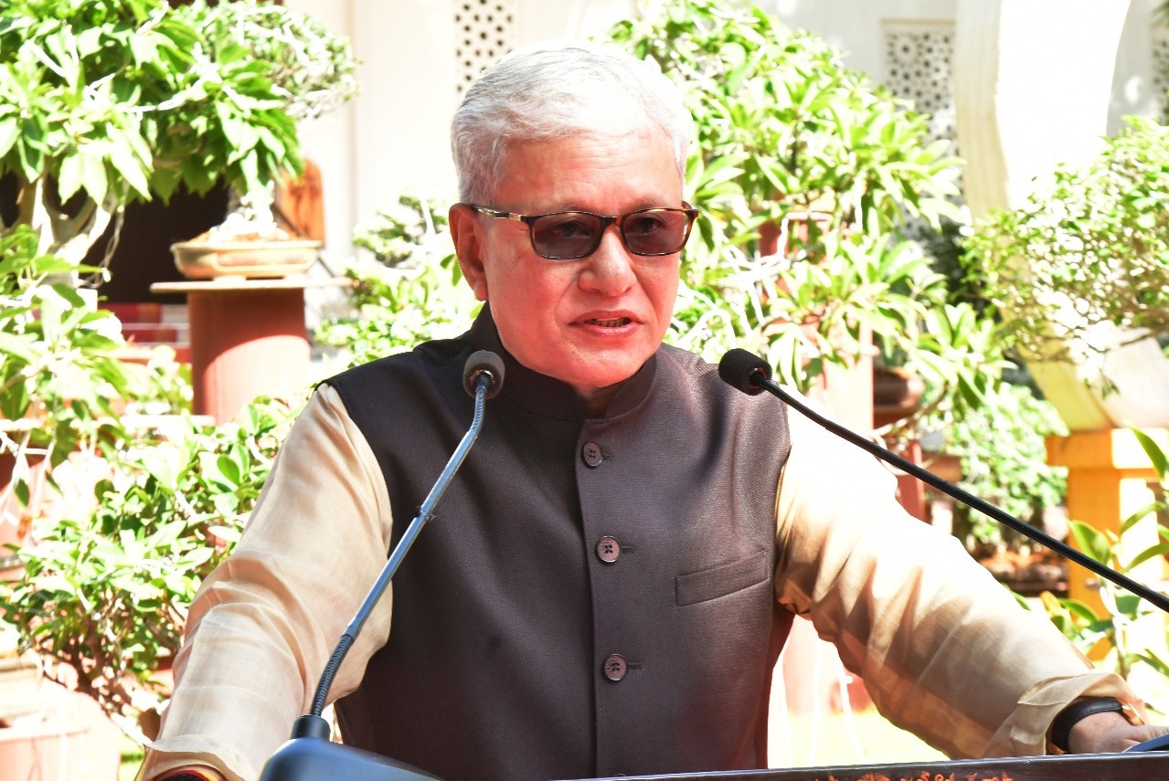 ఆర్టీసీ క‌ృషిని అభినందించిన గవర్నర్