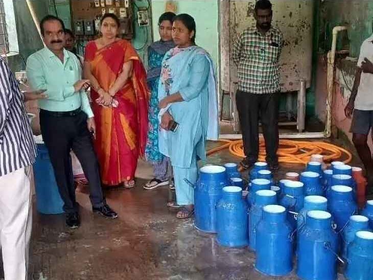 పాల కేంద్రంలో ఆకస్మిక తనిఖీ