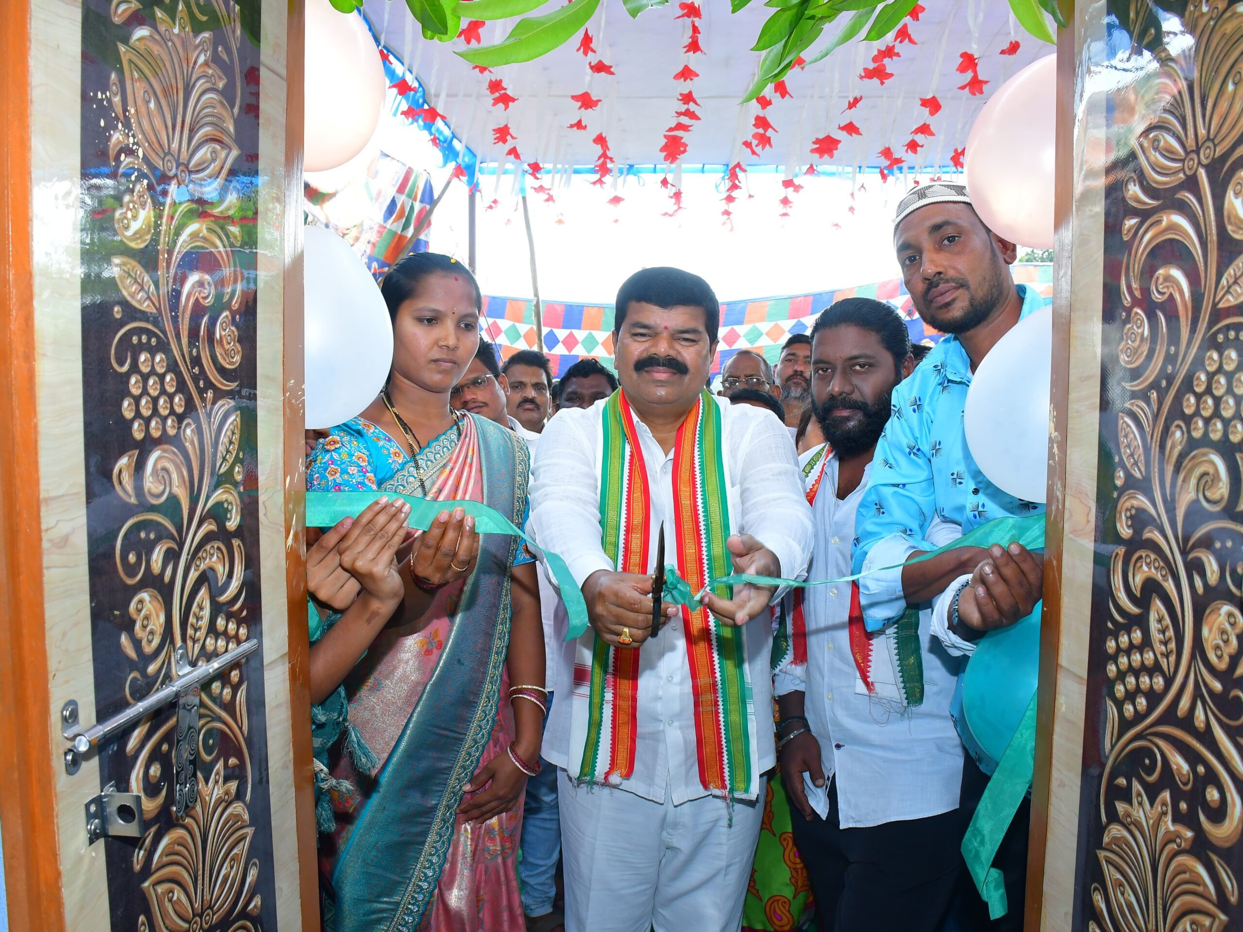 పేద కుటుంబాల సొంత ఇంటి కల సాకారం