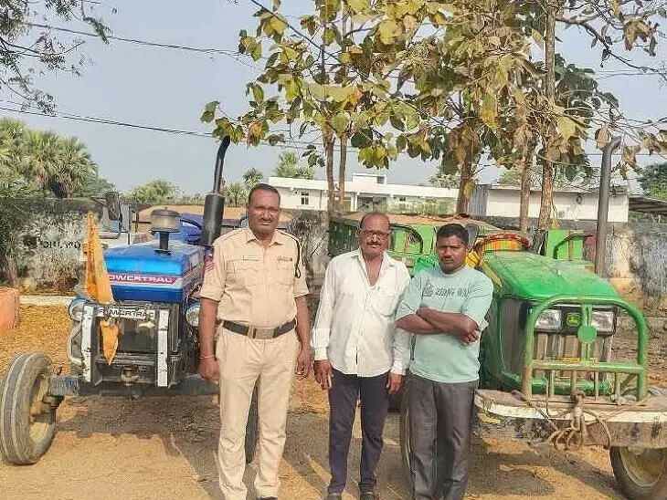 అక్రమ ఇసుక తరలింపు.. రెండు ట్రాక్టర్ల సీజ్