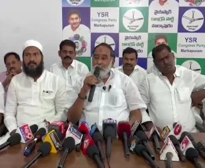 రాజకీయం శాశ్వతం కాదు.. అభివృద్ధి నా లక్ష్యం: మాజీ MLA