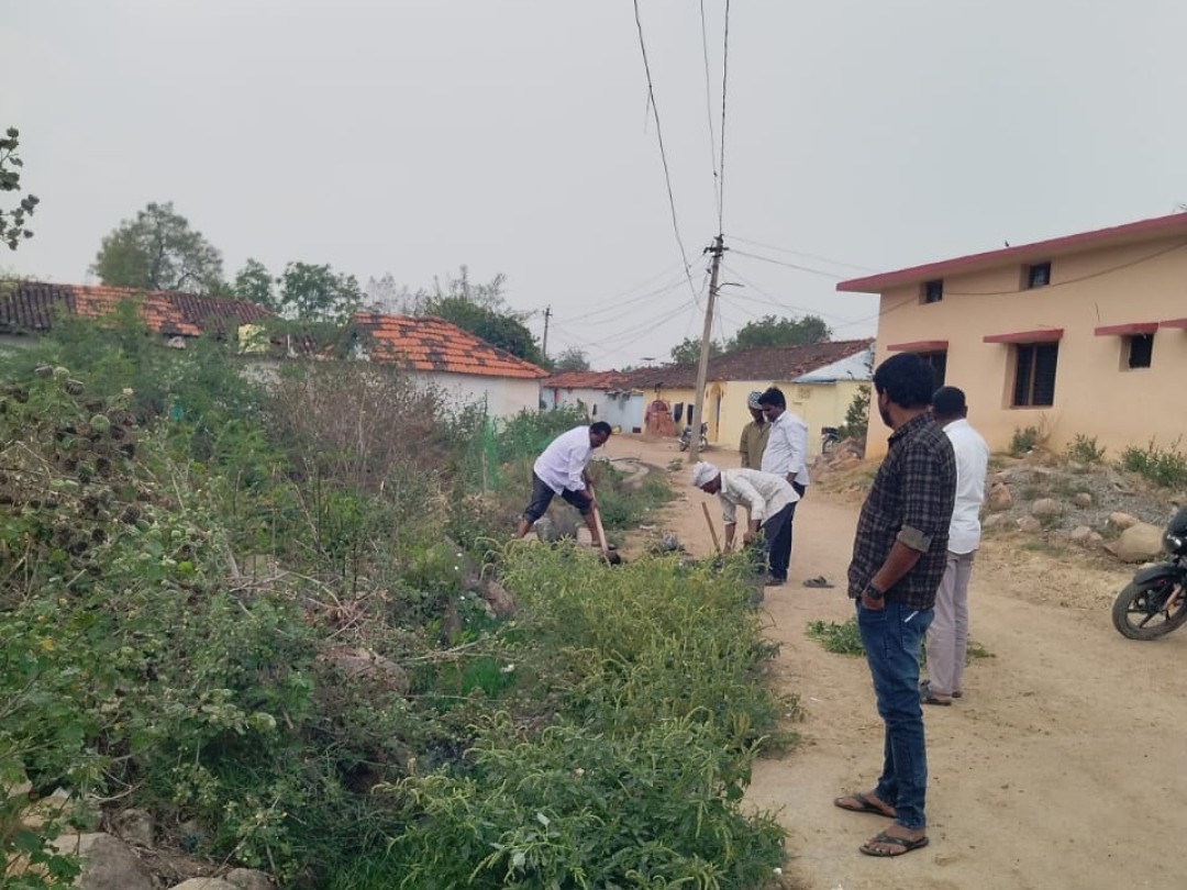 బస్వాపూర్‌లో పారిశుధ్య పనులు