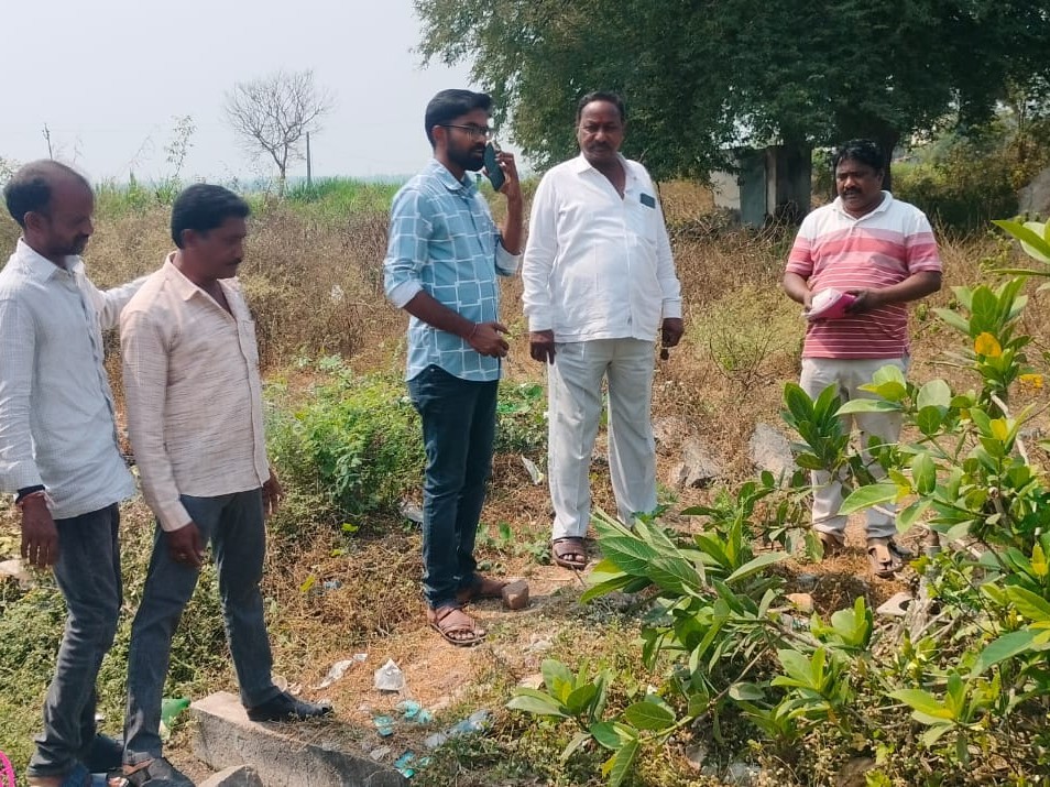 వేసవి నీటి ఎద్దడిపై 11వ డివిజన్‌లో బోర్ల పరిశీలన