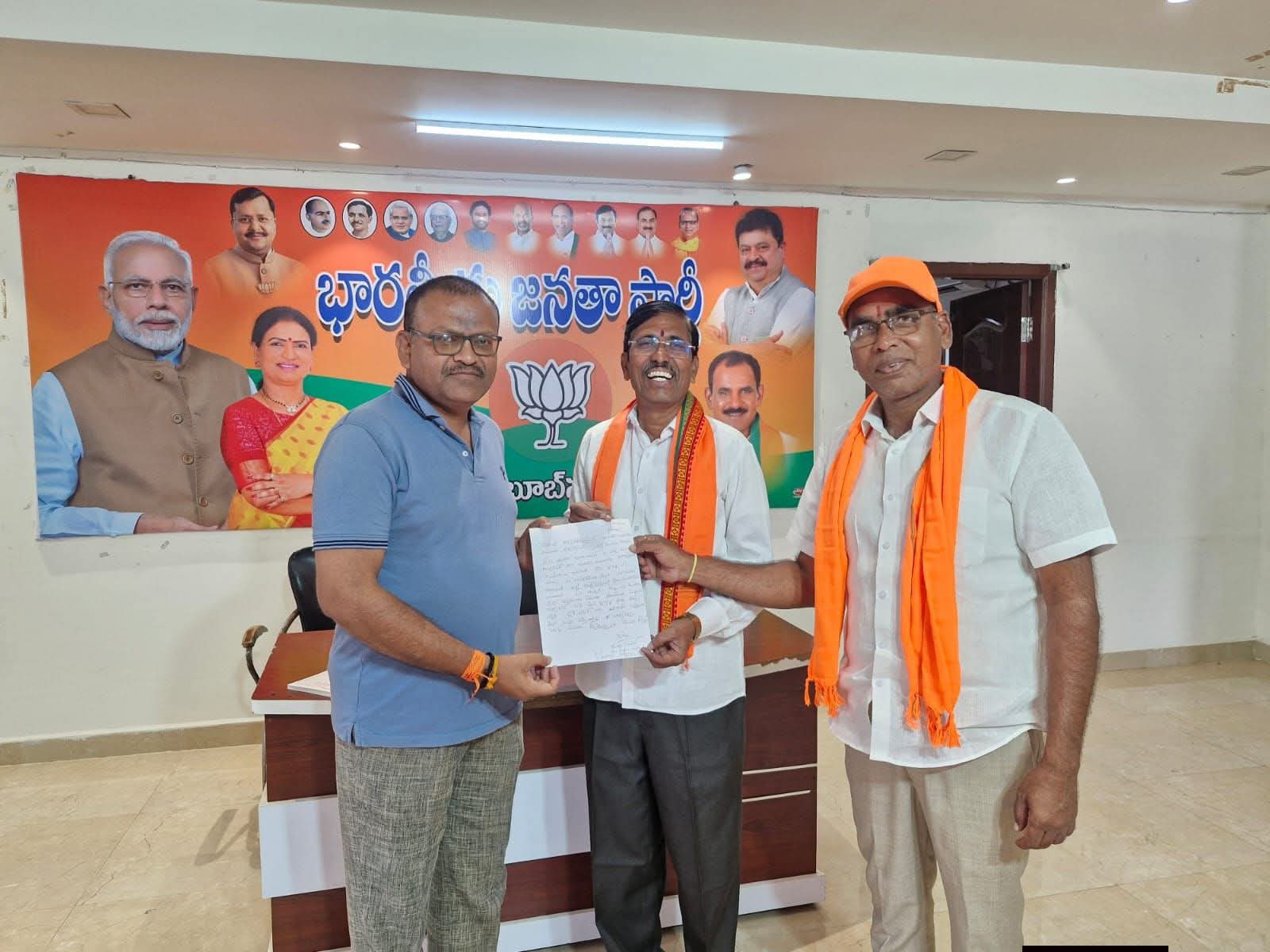 బీజేపీ ఫ్లోర్ రీడర్‌గా సంతోష్‌కు మద్దతు