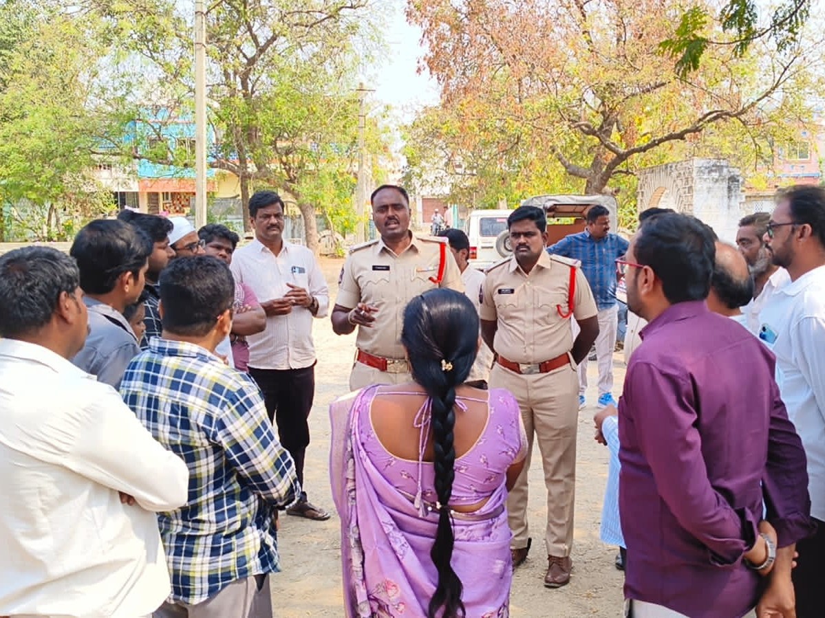 ‘బహిరంగ ప్రదేశాల్లో మద్యం సేవిస్తే చర్యలు తప్పవు’