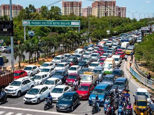 ట్యాంక్ బండ్-లిబర్టీ రూట్‌లో హెవీ ట్రాఫిక్