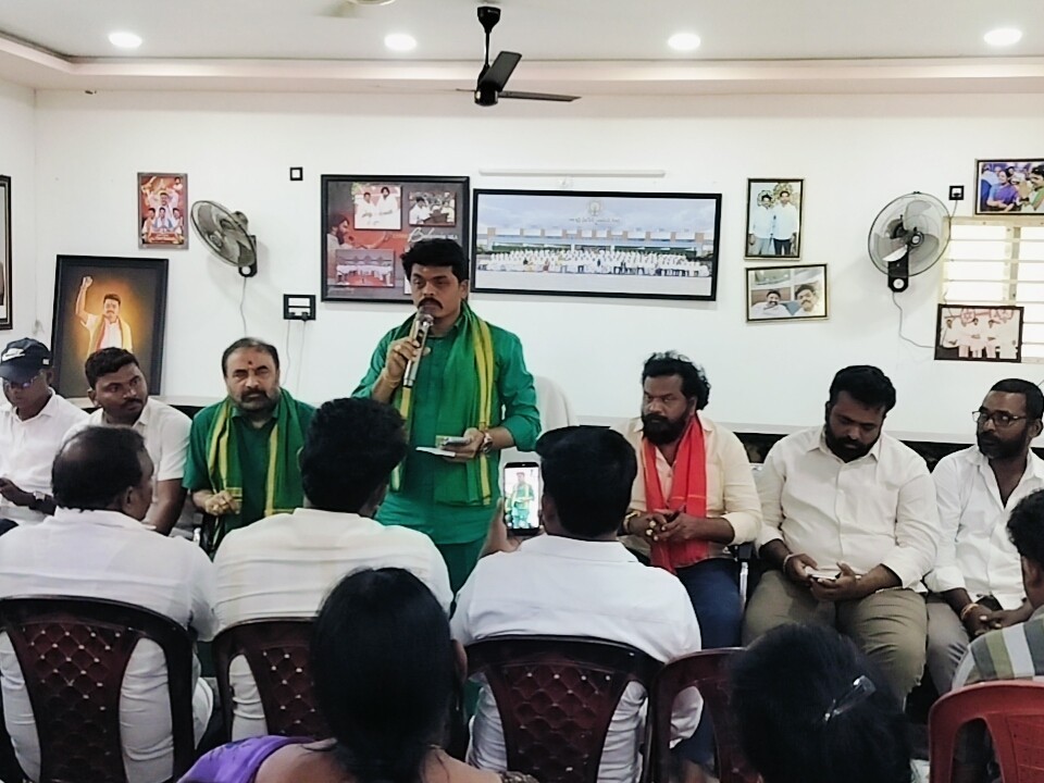 ప్రతి వ్యక్తికి గుర్తింపుతో పాటు భద్రత