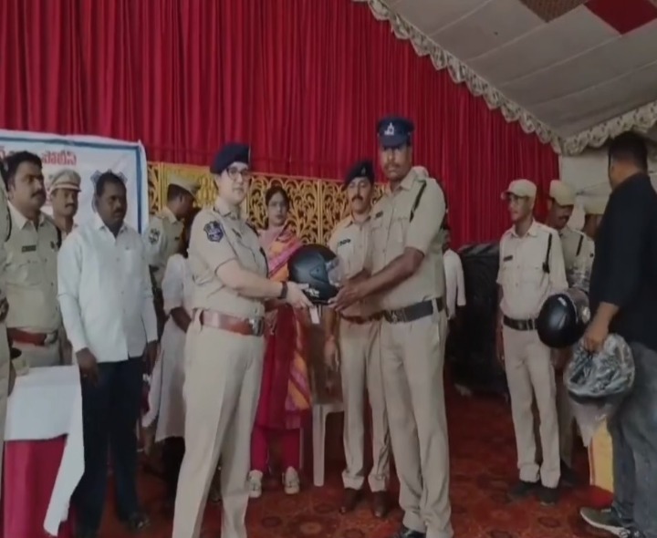 ట్రాఫిక్ రూల్స్ పాటించండి: ఎస్పీ