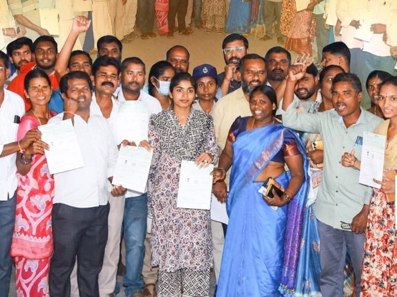 పేదలకు ఆసరాగా CMRF చెక్కులు పంపీణీ చేసిన: ఎమ్మెల్యే