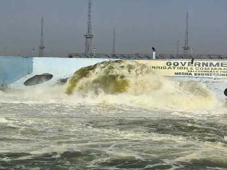 గాయత్రి పంప్ హౌస్ నుంచి గోదావరి నీరు విడుదల