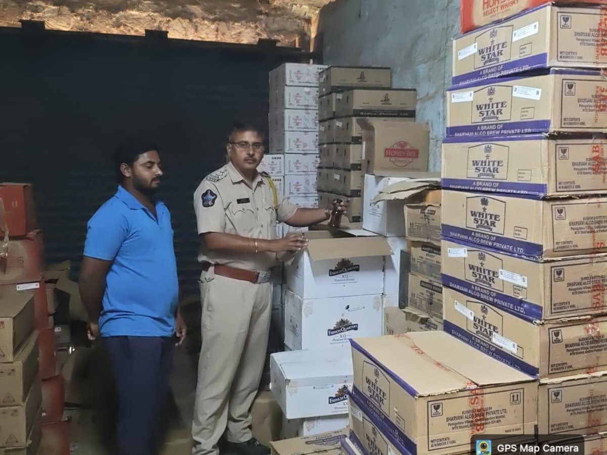 మద్యం దుకాణాల్లో తనిఖీలు..!