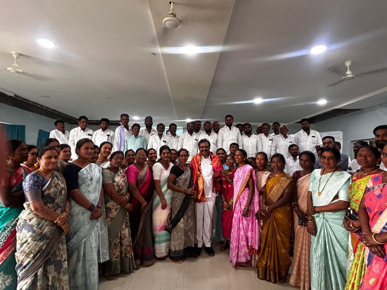 సర్పంచ్ల శిక్షణ ముగింపు కార్యక్రమంలో పాల్గొన్న ఎమ్మెల్యే