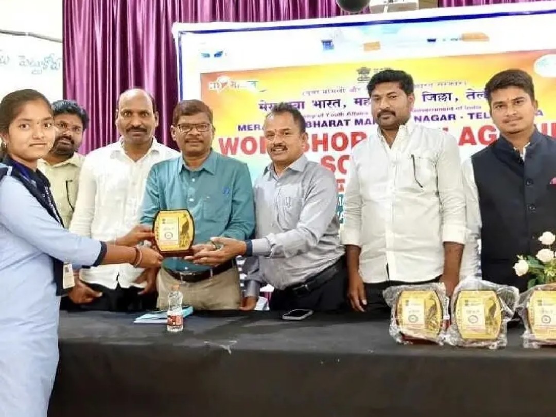 విద్యార్థులకు ప్రభుత్వ పథకాలపై అవగాహన