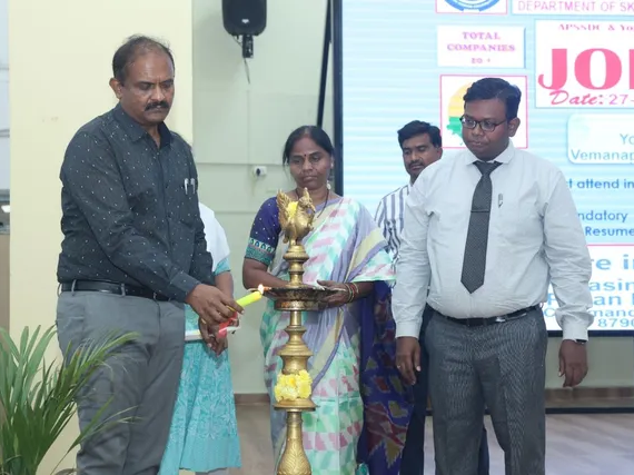 YVUలో విజయవంతంగా జాబ్ మేళా